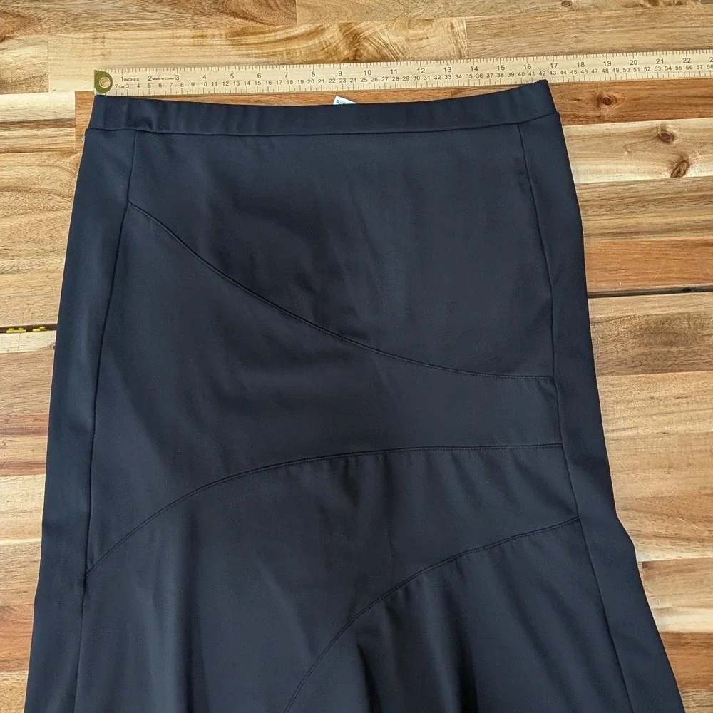 Halara Womens XL Black Midi Skirt Curved Seam Flare Stretch Minimalist Stretch